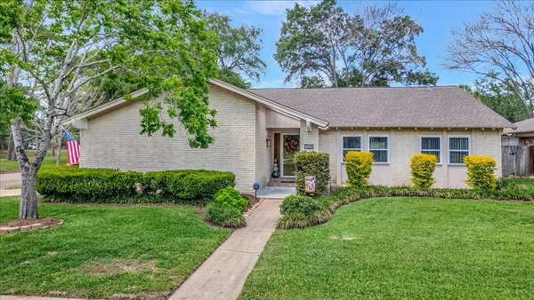 $369,900 | 16203 Brookford Court, Houston, TX 77059