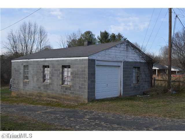 572 Prison Camp Road Dobson, NC 27017 - Photo 4 of 16 Storage.