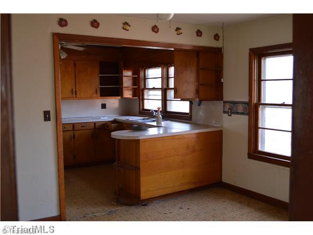 572 Prison Camp Road Dobson, NC 27017 - Photo 9 of 16 Kitchen.