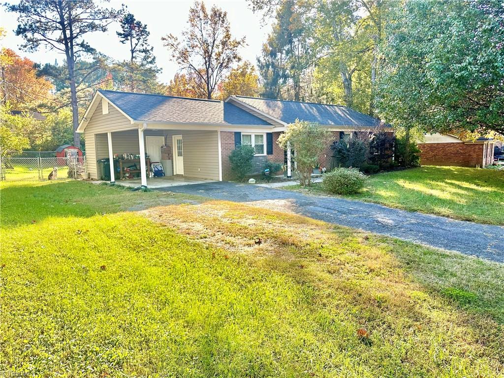 370 Northfield Drive King, NC 27021 - Photo 2 of 18