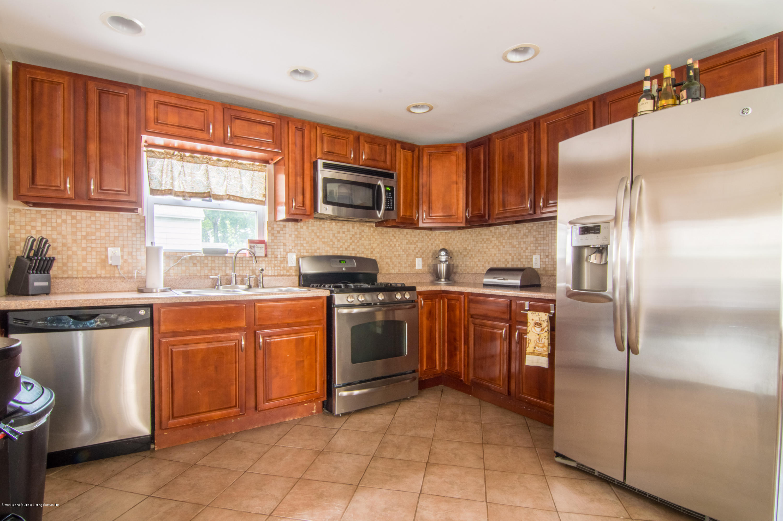 309 Harbor Road Staten Island, NY 10303 - Photo 10 of 17 309 Harbor Road-15