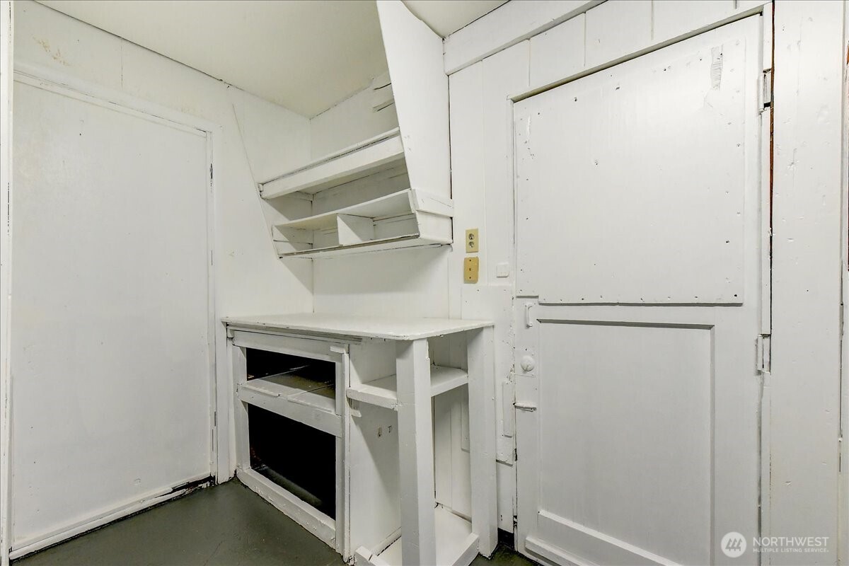 9320 31st Place Southwest Seattle, WA 98126 - Photo 17 of 25