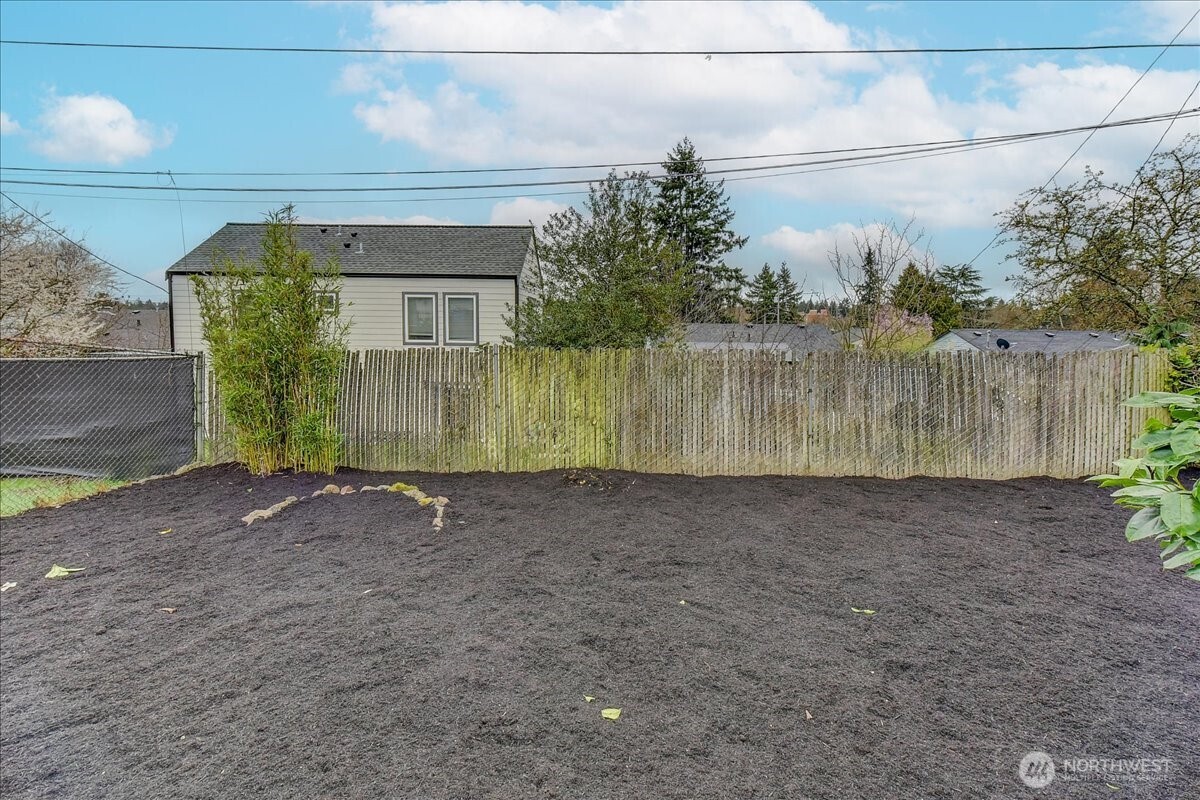 9320 31st Place Southwest Seattle, WA 98126 - Photo 21 of 25