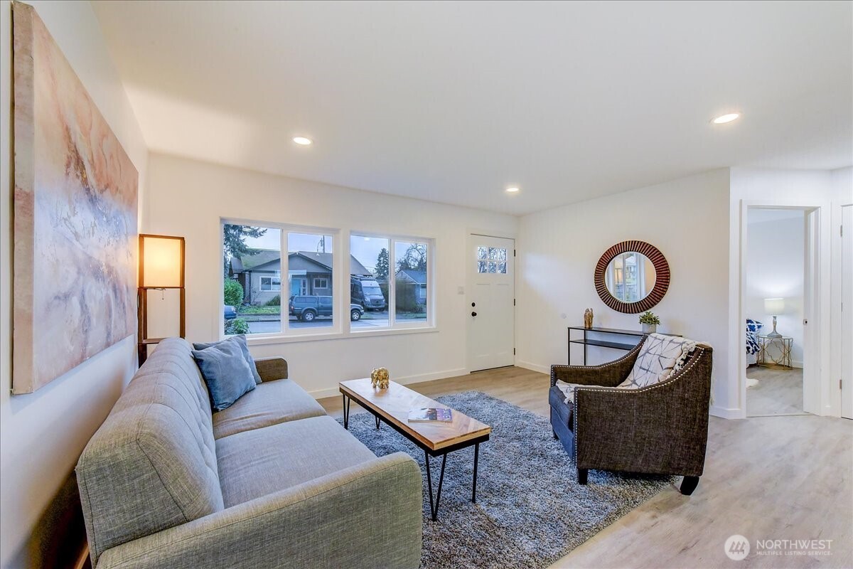 9320 31st Place Southwest Seattle, WA 98126 - Photo 5 of 25