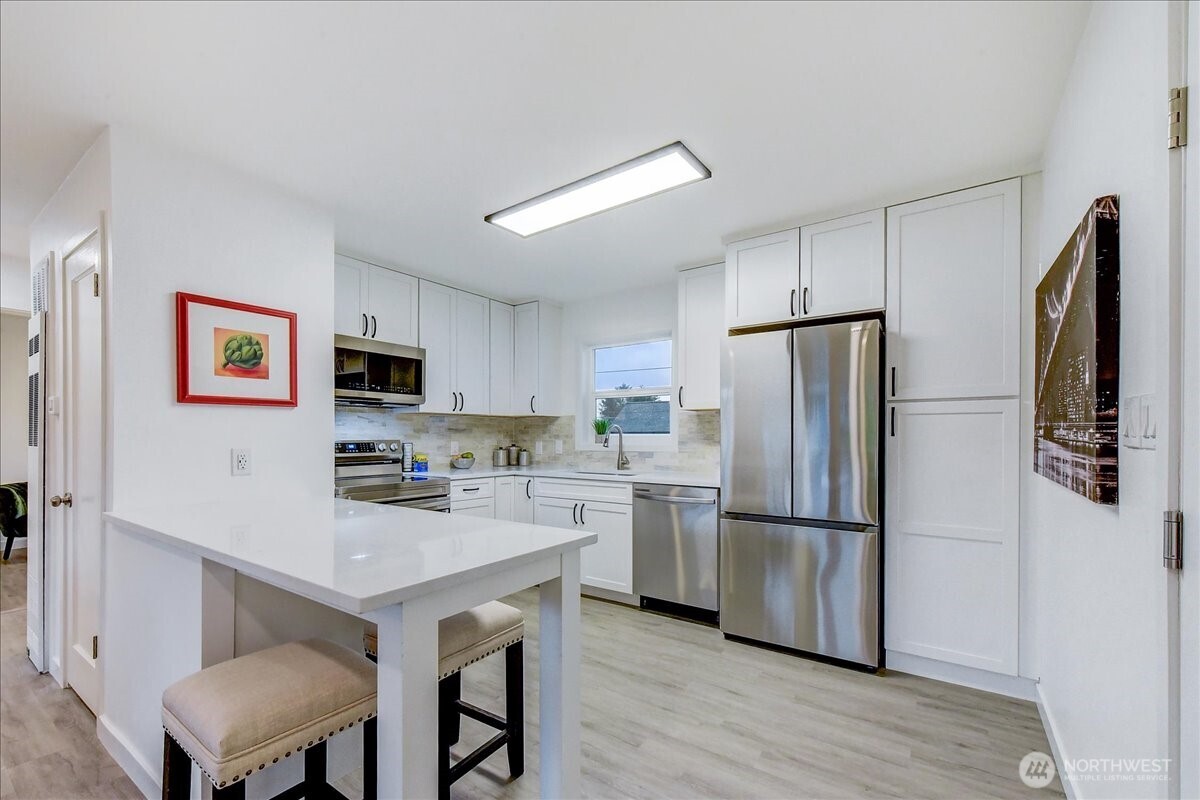 9320 31st Place Southwest Seattle, WA 98126 - Photo 6 of 25