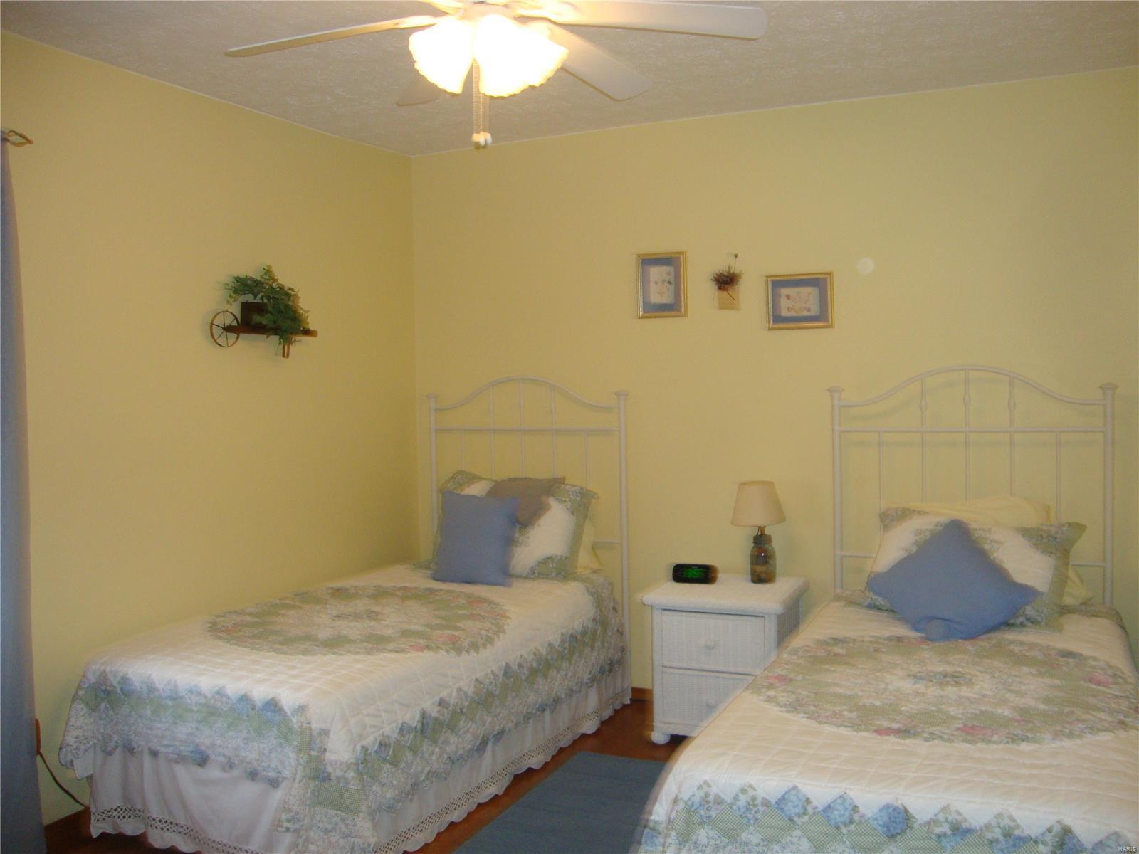 1968 Raintree Trail Collinsville, IL 62234 - Photo 12 of 20 Gallery Image 12