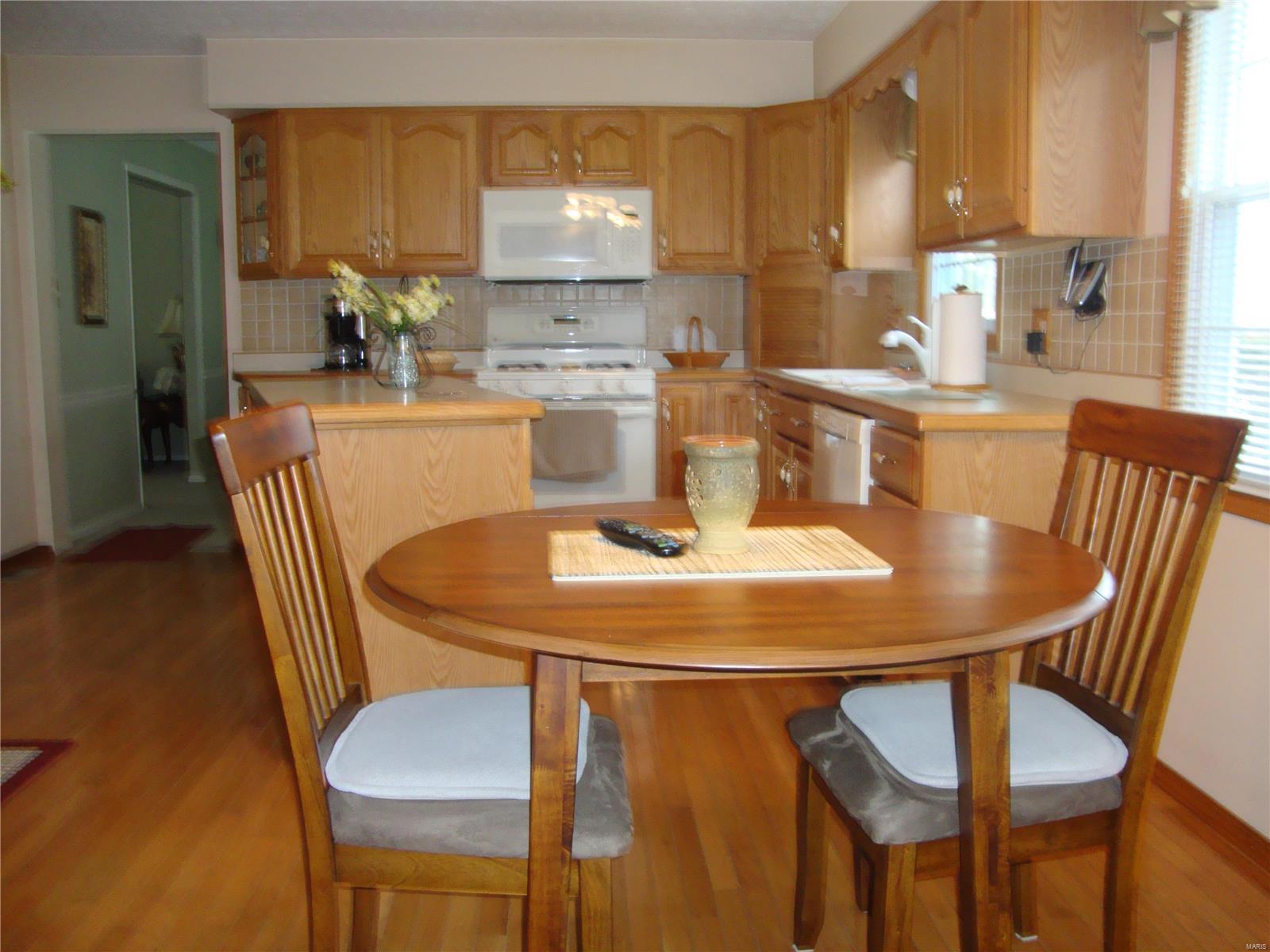 1968 Raintree Trail Collinsville, IL 62234 - Photo 6 of 20 Gallery Image 6
