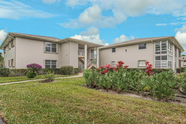$99,900 | 1 Lake Vista Trail, Unit 205, Port St. Lucie, FL 34952
