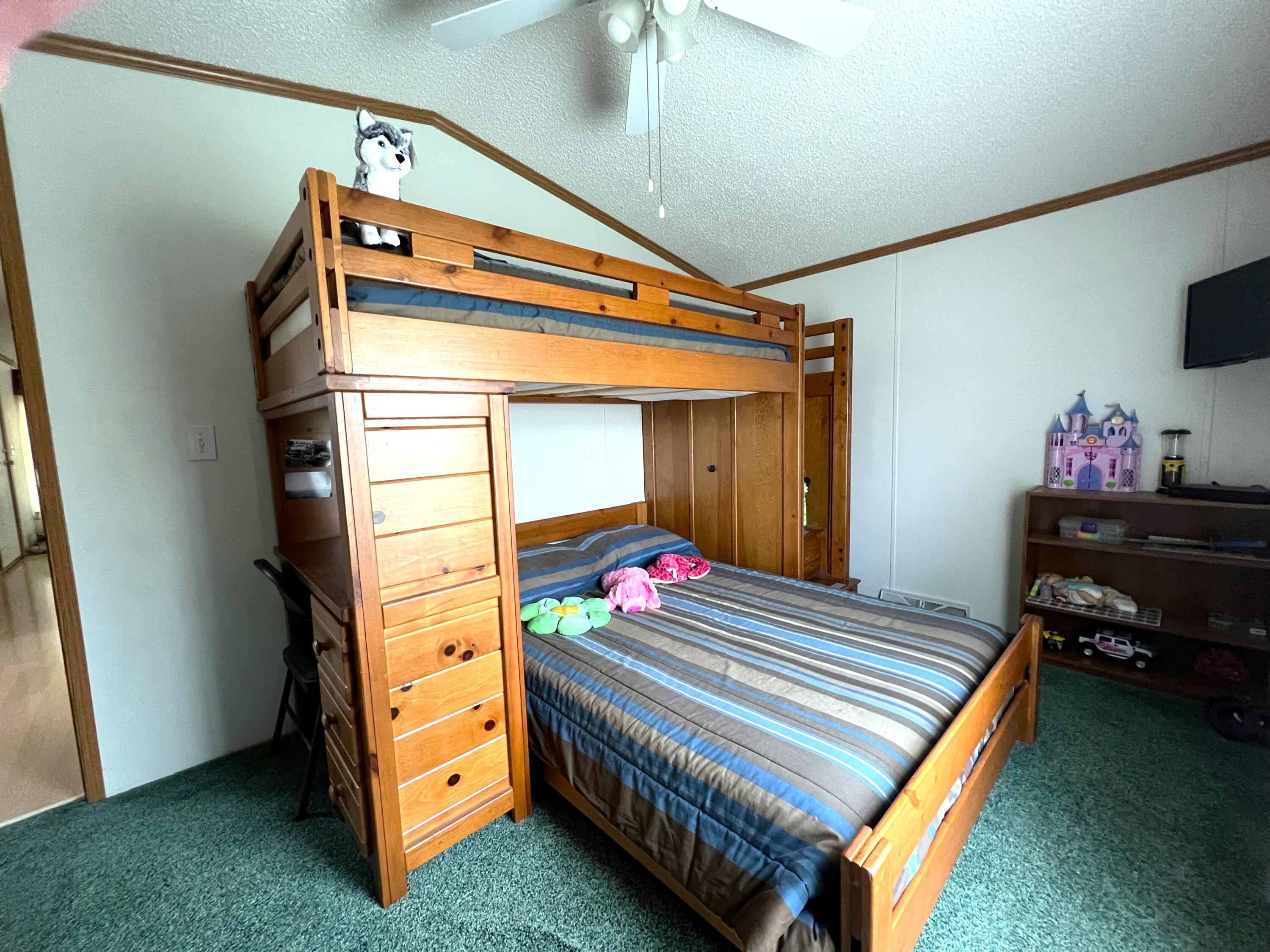635 North Old Mackinaw Road Cheboygan, MI 49721 - Photo 13 of 33 Gallery Image 13