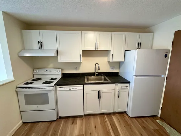 $1,675 | 502 High Street, Unit 305, Hampton, NH 03842