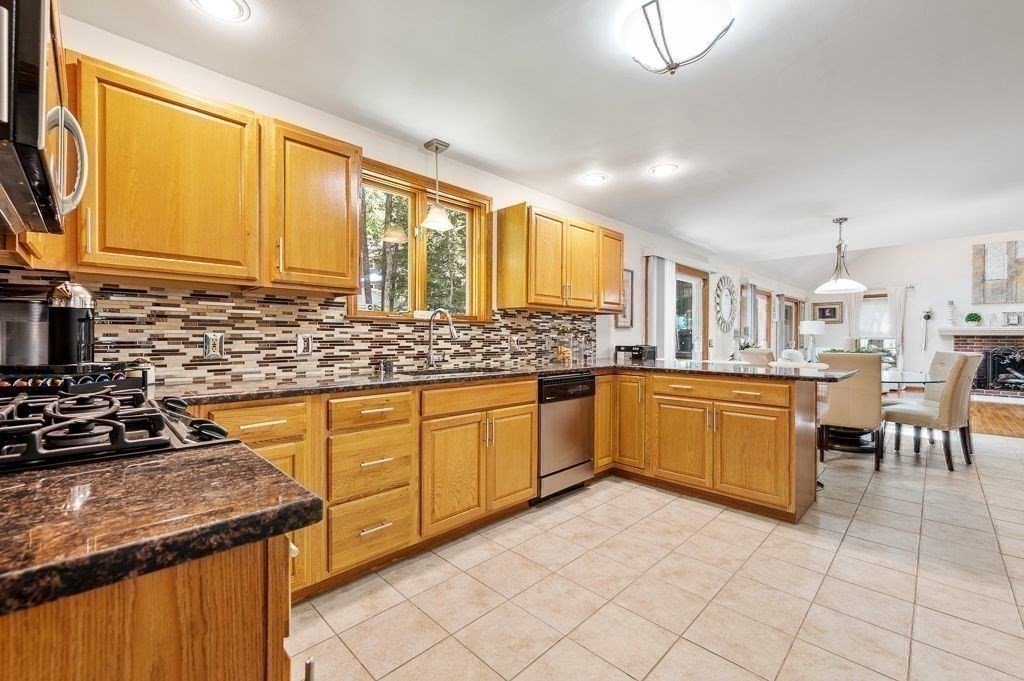 95 Anderson Road Marlborough, MA 01752 - Photo 11 of 42 Gallery Image 11