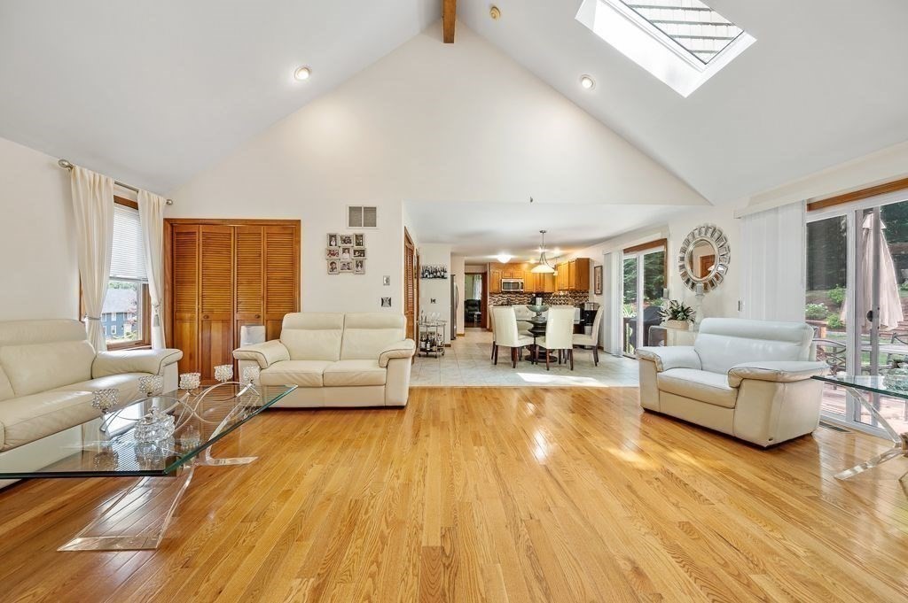 95 Anderson Road Marlborough, MA 01752 - Photo 4 of 42 Gallery Image 4