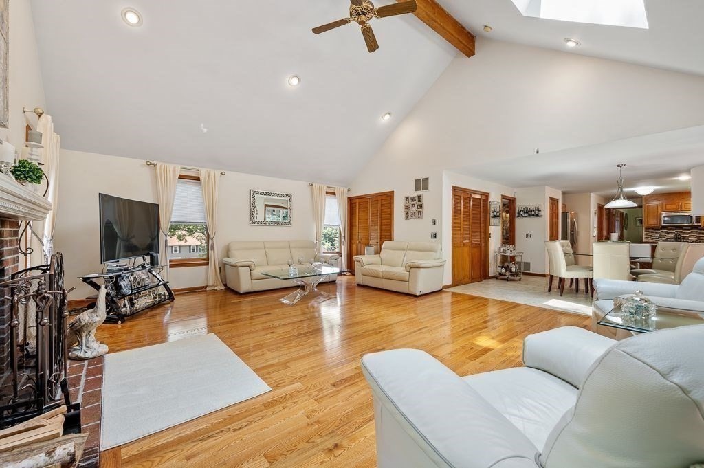 95 Anderson Road Marlborough, MA 01752 - Photo 5 of 42 Gallery Image 5