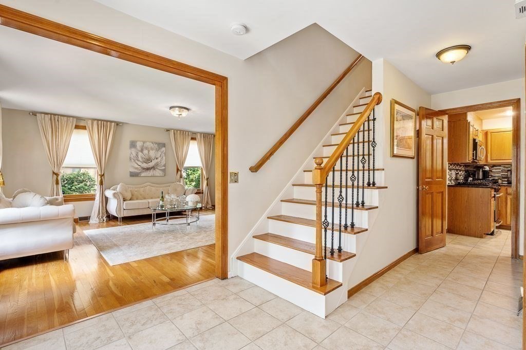 95 Anderson Road Marlborough, MA 01752 - Photo 6 of 42 Gallery Image 6