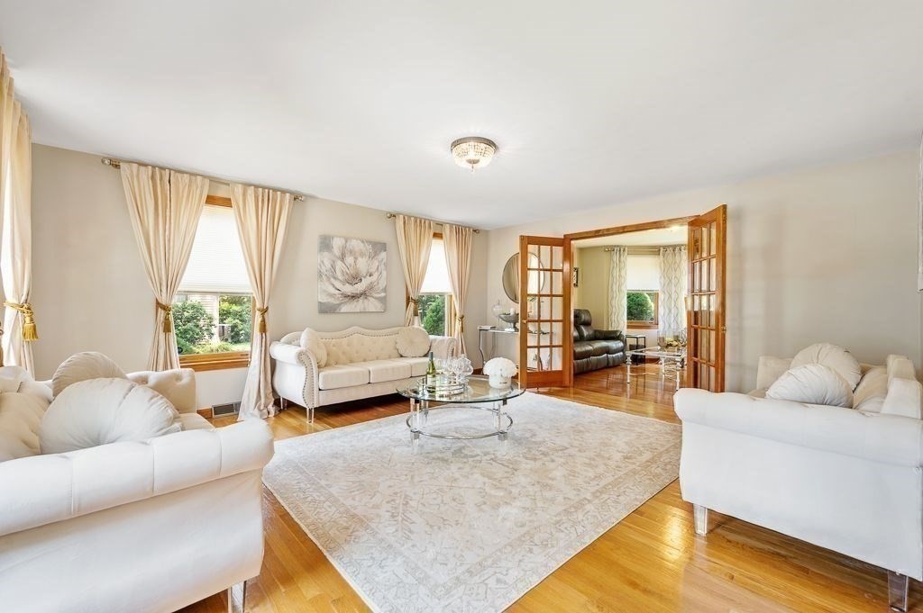 95 Anderson Road Marlborough, MA 01752 - Photo 7 of 42 Gallery Image 7