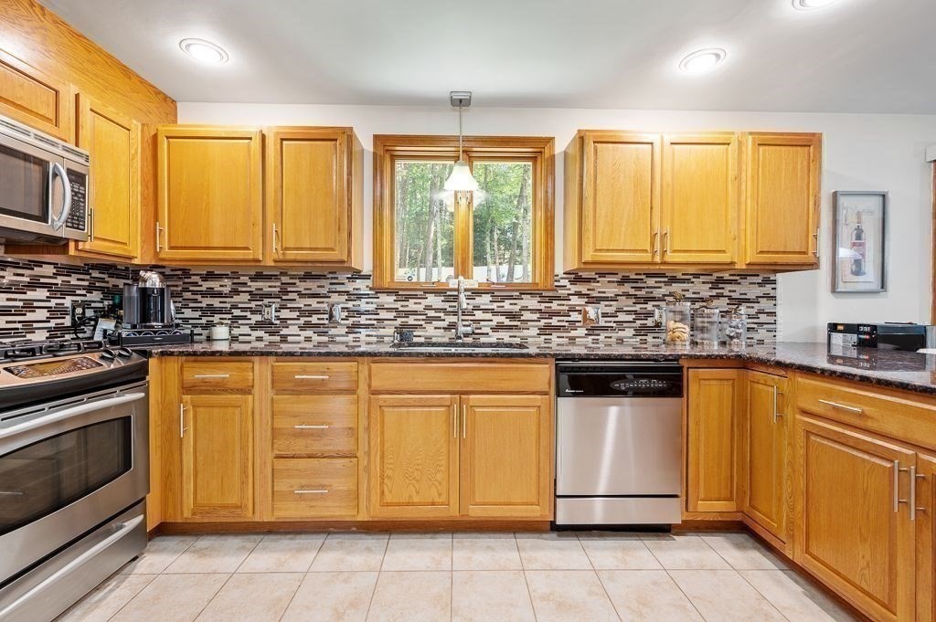 95 Anderson Road Marlborough, MA 01752 - Photo 9 of 42 Gallery Image 9