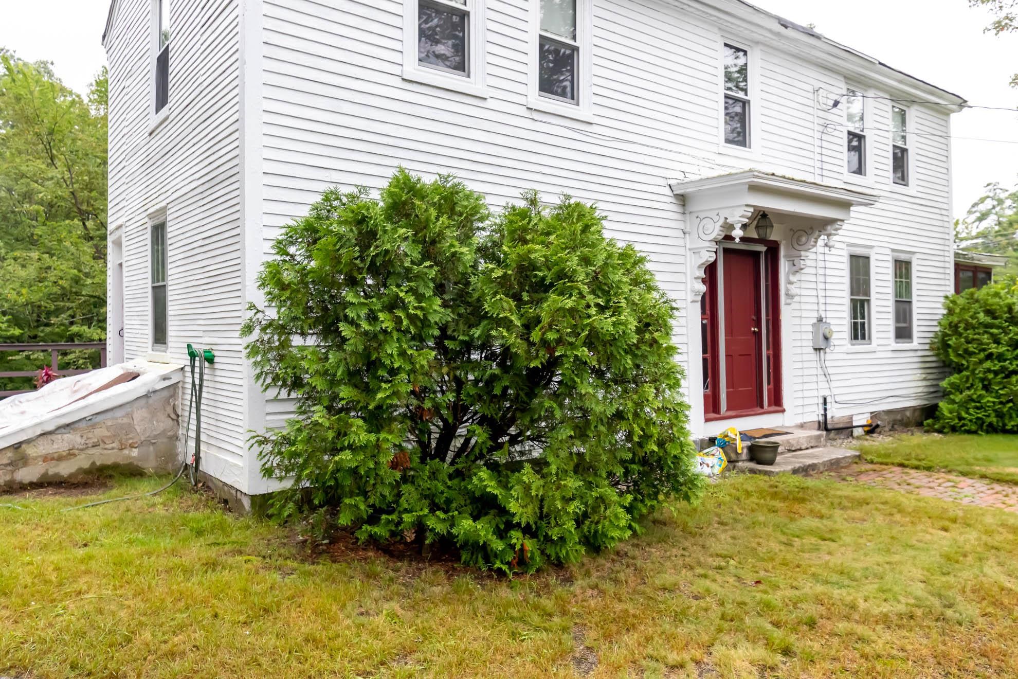 190 Deerfield Road Candia, NH 03034 - Photo 2 of 40
