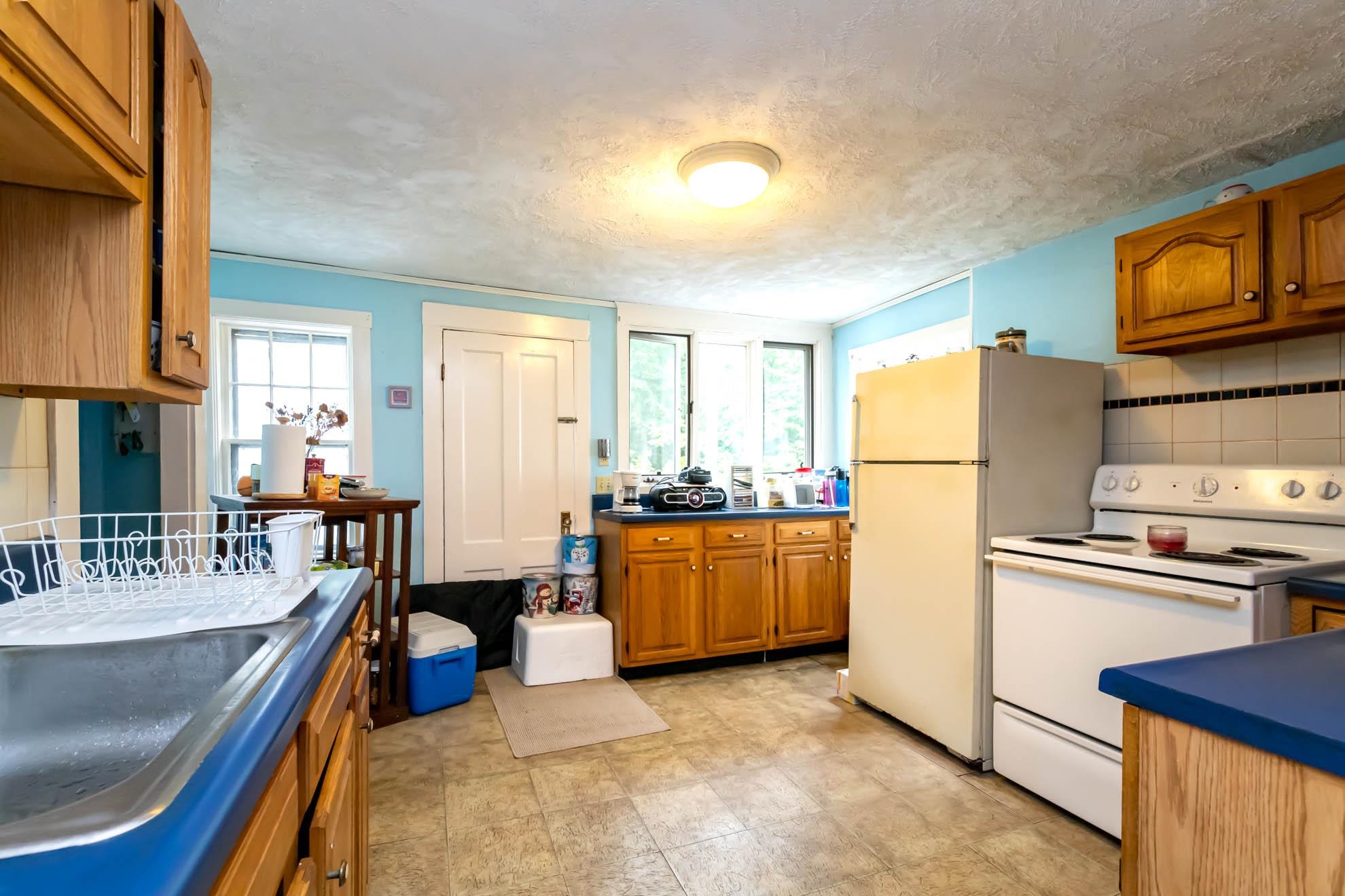 190 Deerfield Road Candia, NH 03034 - Photo 9 of 40