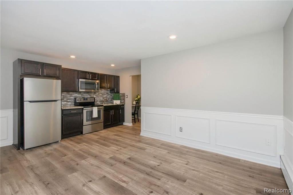 2423 Normandy Road Royal Oak, MI 48073 - Photo 3 of 13