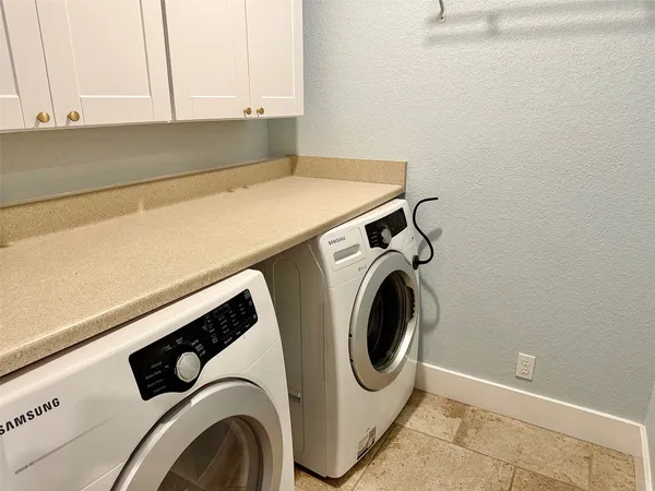 $2,100 | 133 Paige Bend, Hutto, TX 78634