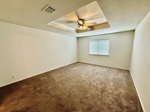 $2,100 | 133 Paige Bend, Hutto, TX 78634