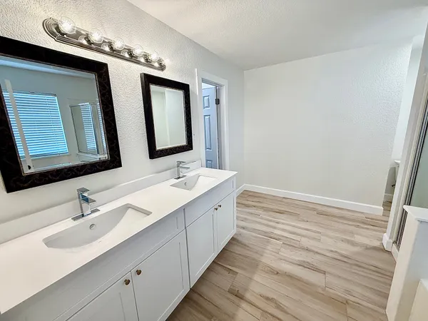 $2,100 | 133 Paige Bend, Hutto, TX 78634