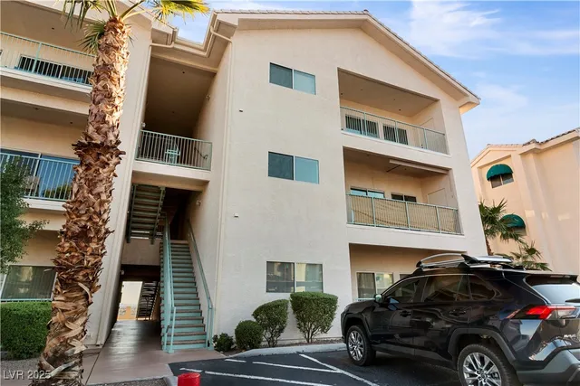 $154,900 | 3550 Bay Sands Drive, Unit 2080, Laughlin, NV 89029