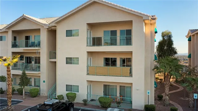 $154,900 | 3550 Bay Sands Drive, Unit 2080, Laughlin, NV 89029