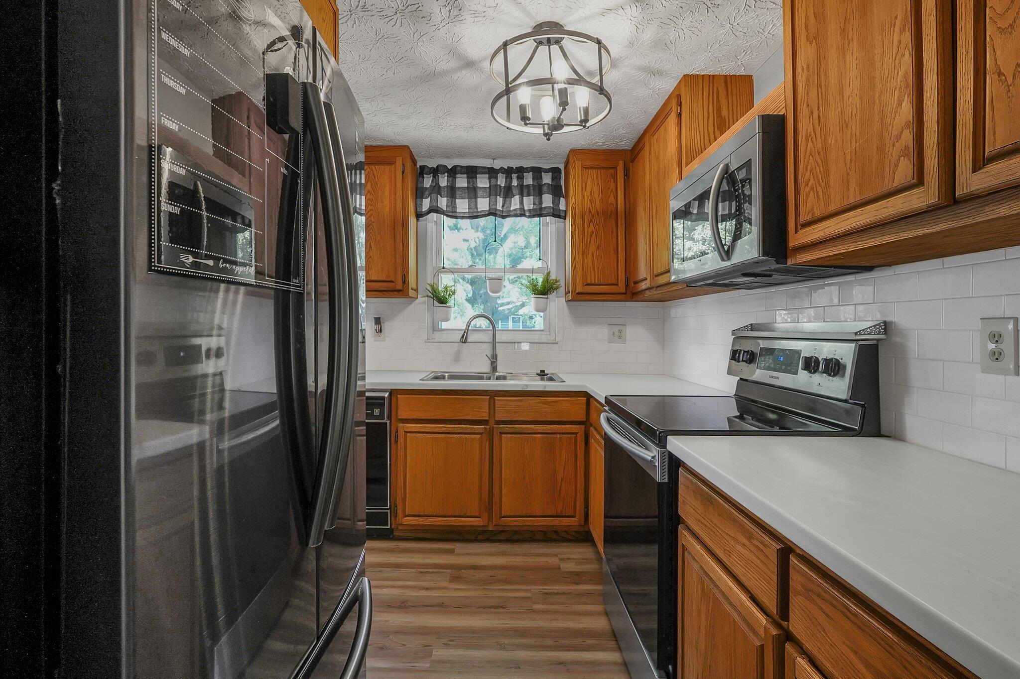 1070 Lockville Road Pickerington, OH 43147 - Photo 7 of 29 8-web-or-mls-1070-lockville-rd