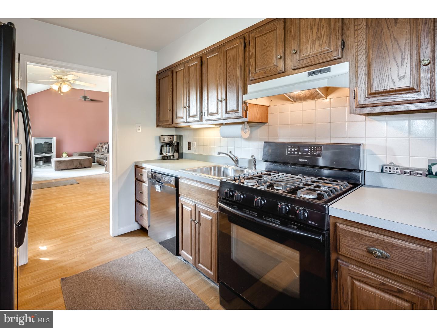 677 Spruce Road Warminster, PA 18974 - Photo 9 of 25 Kitchen