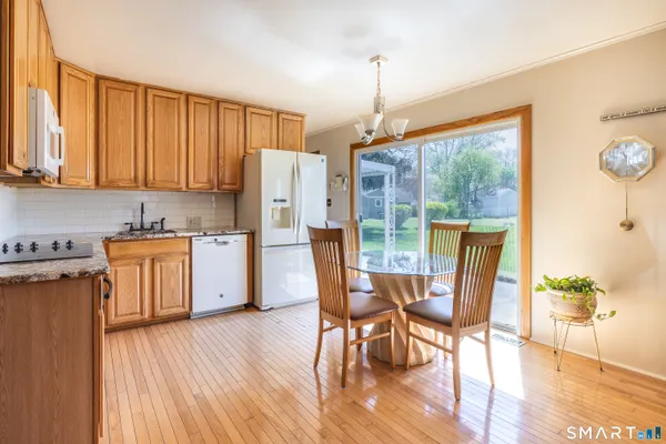 $425,000 | 105 Bear Paw Road, Bridgeport, CT 06606