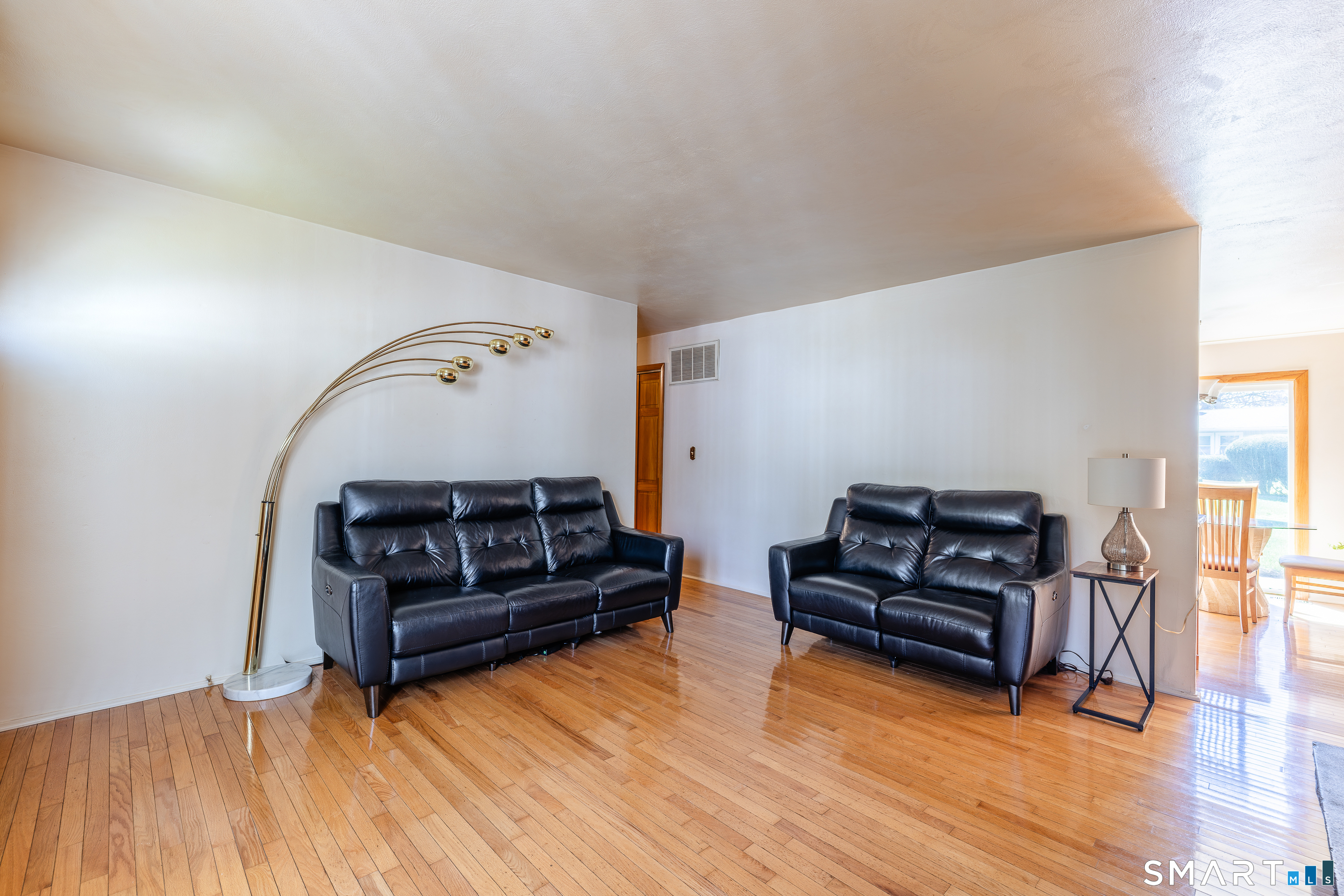 105 Bear Paw Road Bridgeport, CT 06606 - Photo 5 of 35