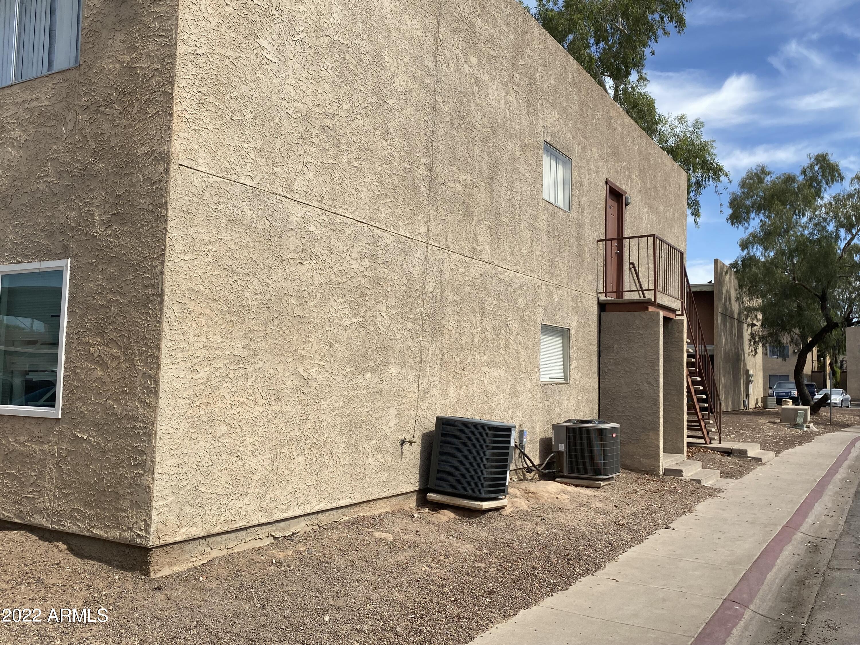 2814 East Kathleen Road Phoenix, AZ 85032 - Photo 3 of 5 IMG_1200