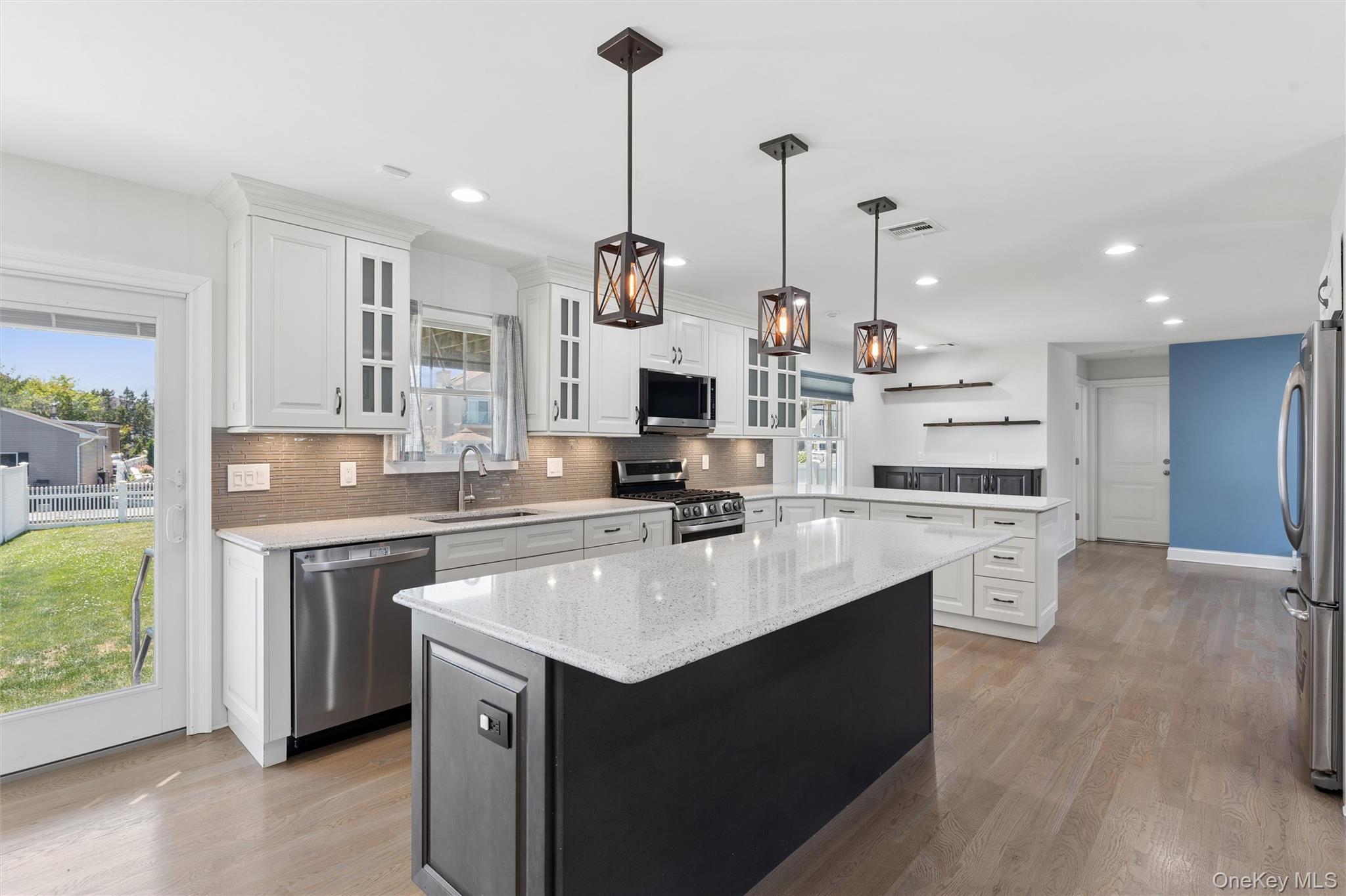 161 Barbara Road Bellmore, NY 11710 - Photo 3 of 33