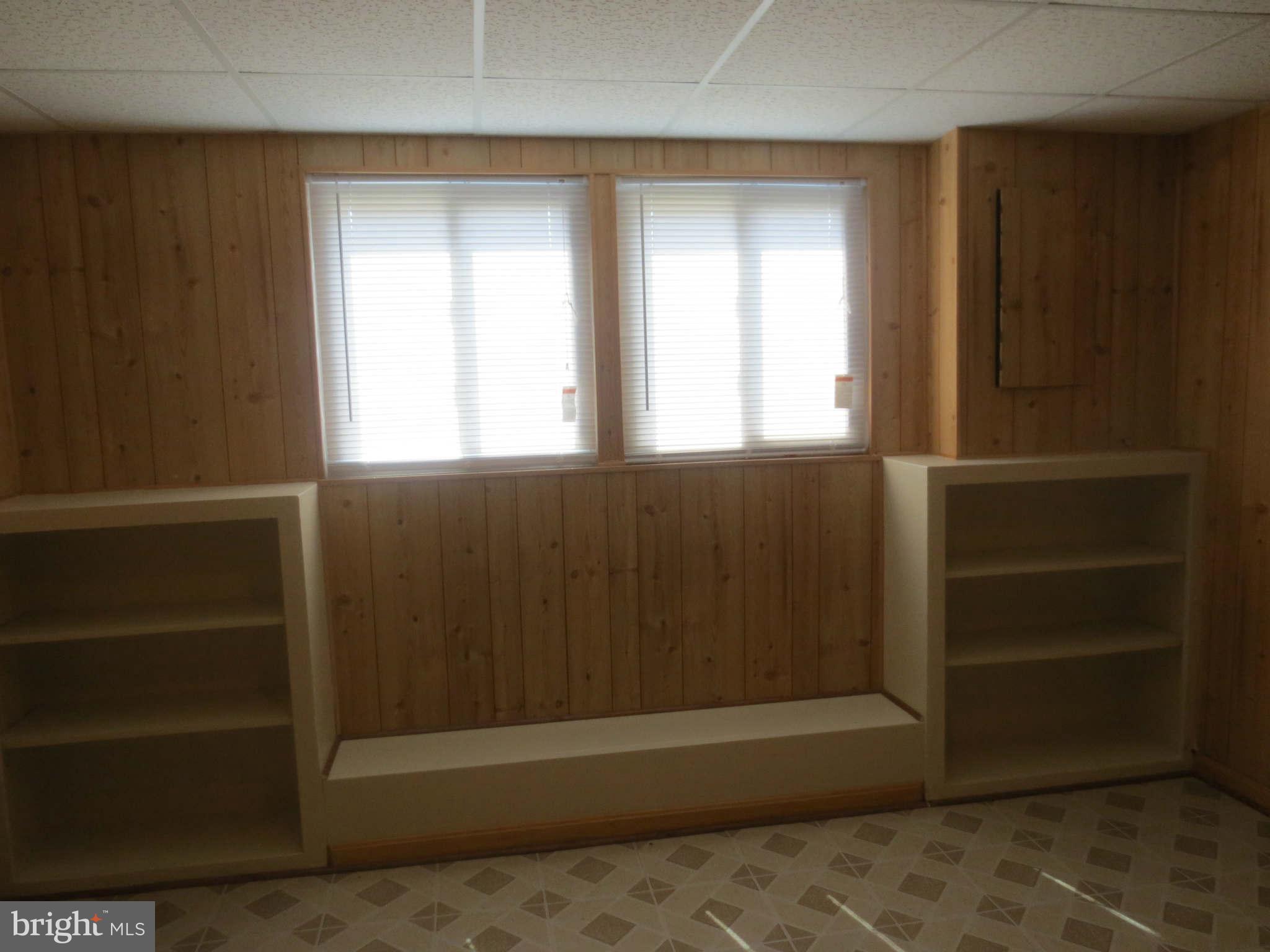 17530 Kohlhoss Road Poolesville, MD 20837 - Photo 8 of 17 a view of walk in closet