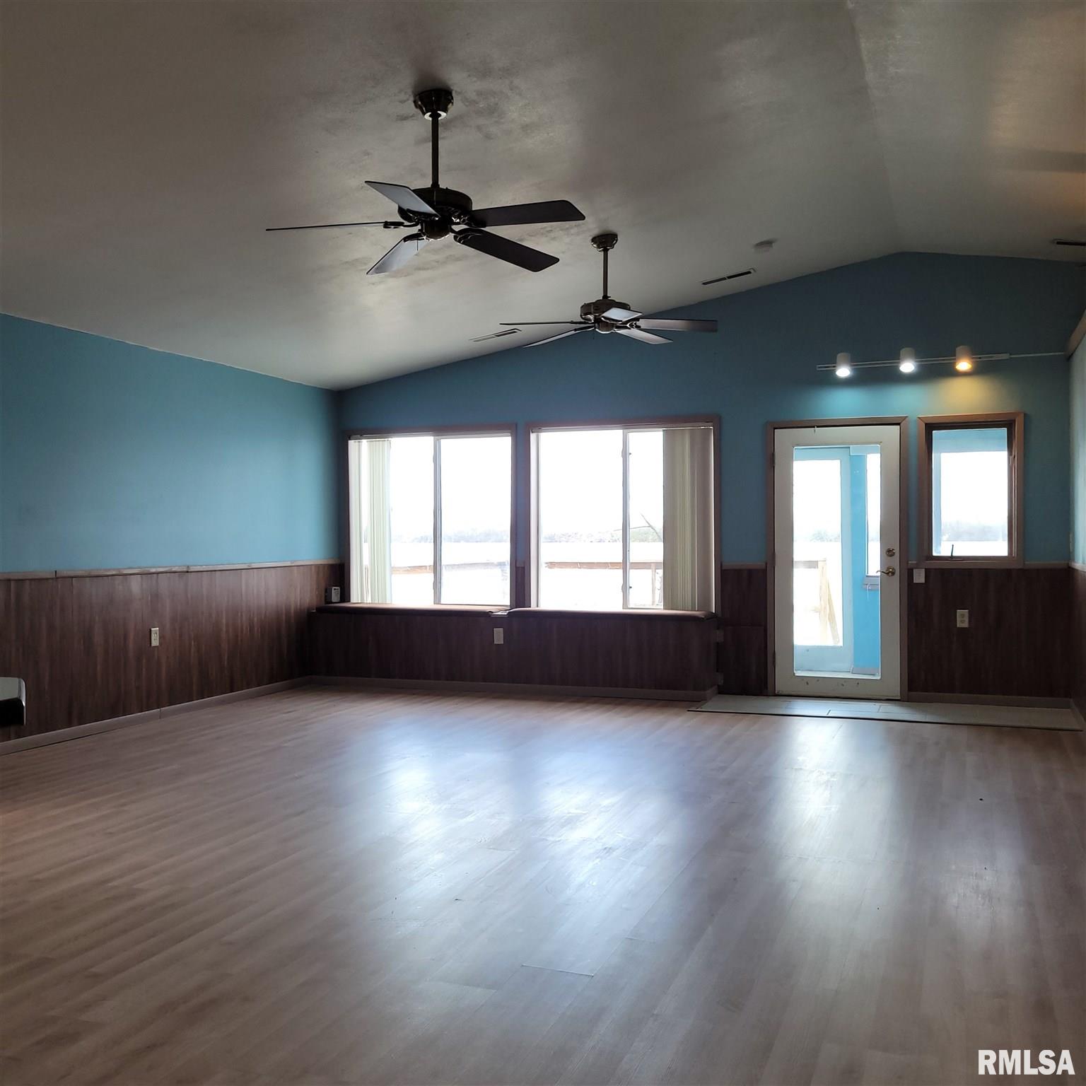 11231 Maple Island Road Manito, IL 61546 - Photo 7 of 35 Gallery Image 7