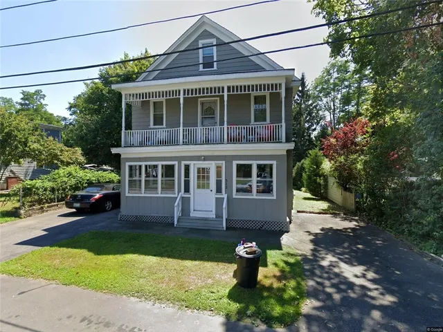 $2,300 | 312 Waseca Avenue, Unit 1, Barrington, RI 02806