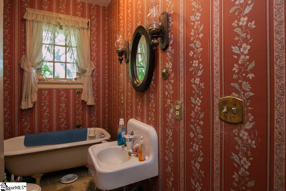 200 West Walnut Street Clinton, SC 29325 - Photo 8 of 14