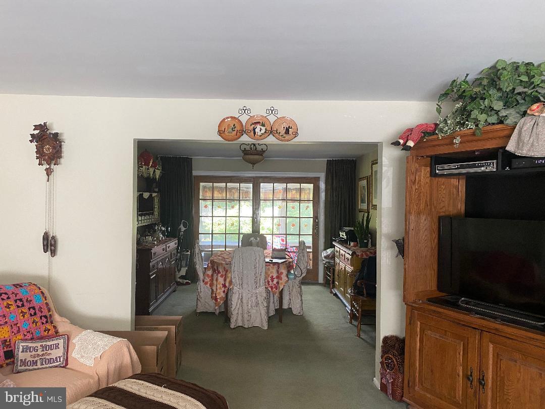 3790 Burns Road Huntingdon Valley, PA 19006 - Photo 5 of 21 Gallery Image 5