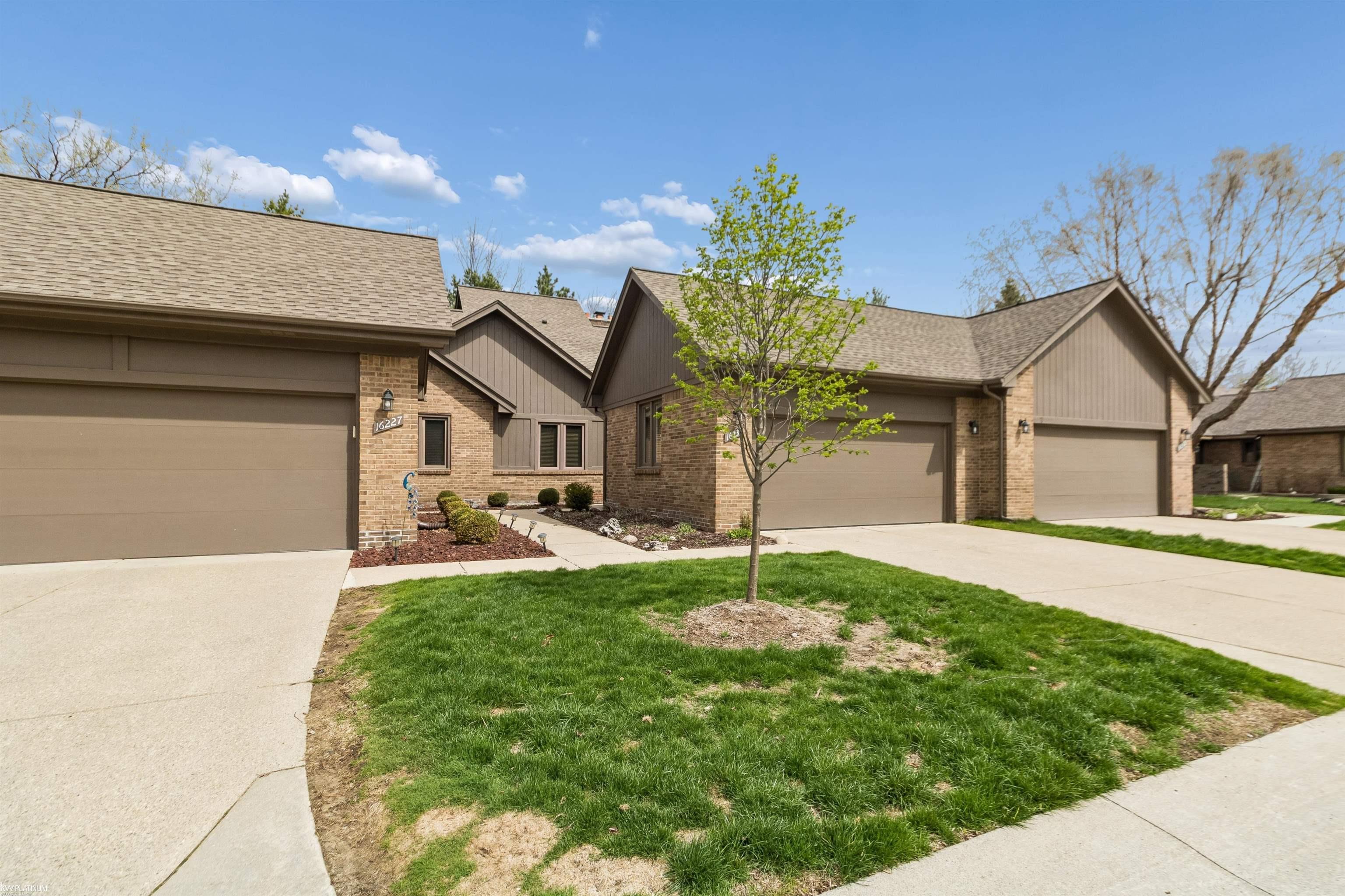 16231 Pine Ridge Drive North Fraser, MI 48026 - Photo 1 of 34