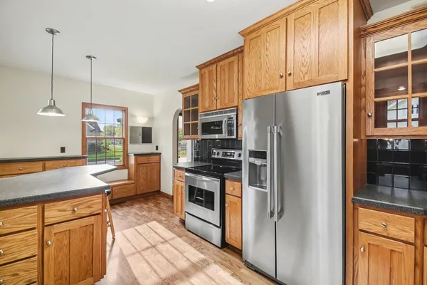 $489,900 | 623 East Central Avenue, Zeeland, MI 49464