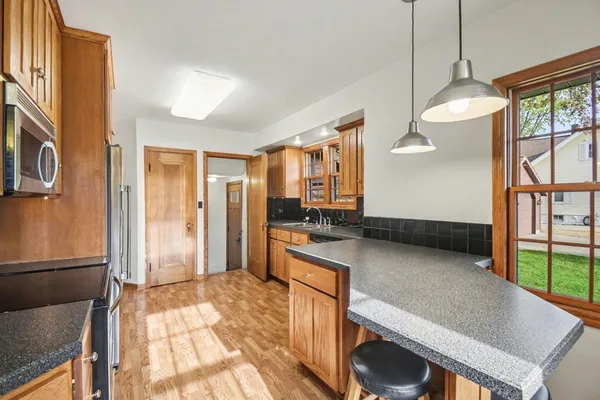 $489,900 | 623 East Central Avenue, Zeeland, MI 49464