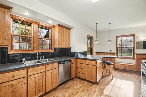 $489,900 | 623 East Central Avenue, Zeeland, MI 49464