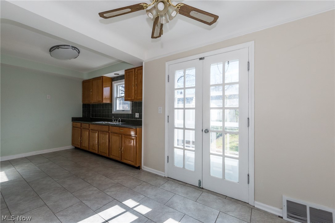 3786 Wallingford Road South Euclid, OH 44121 - Photo 8 of 25