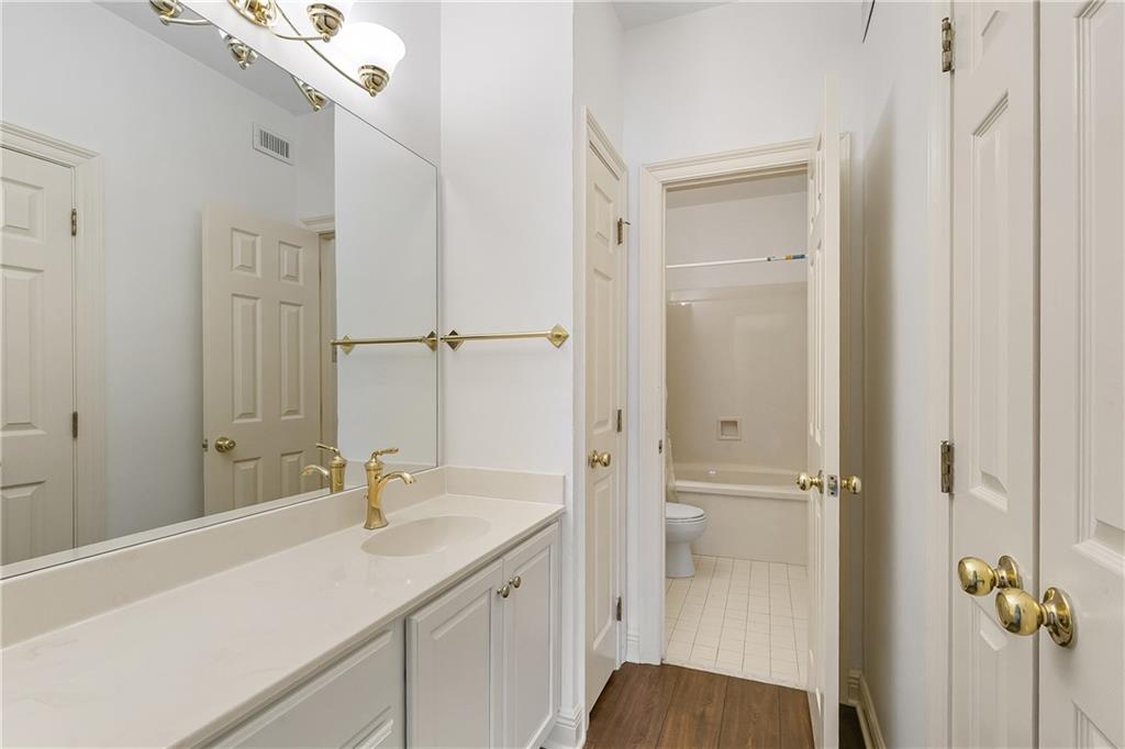 800 Rue Rampart, Unit 230 Metairie, LA 70005 - Photo 17 of 23