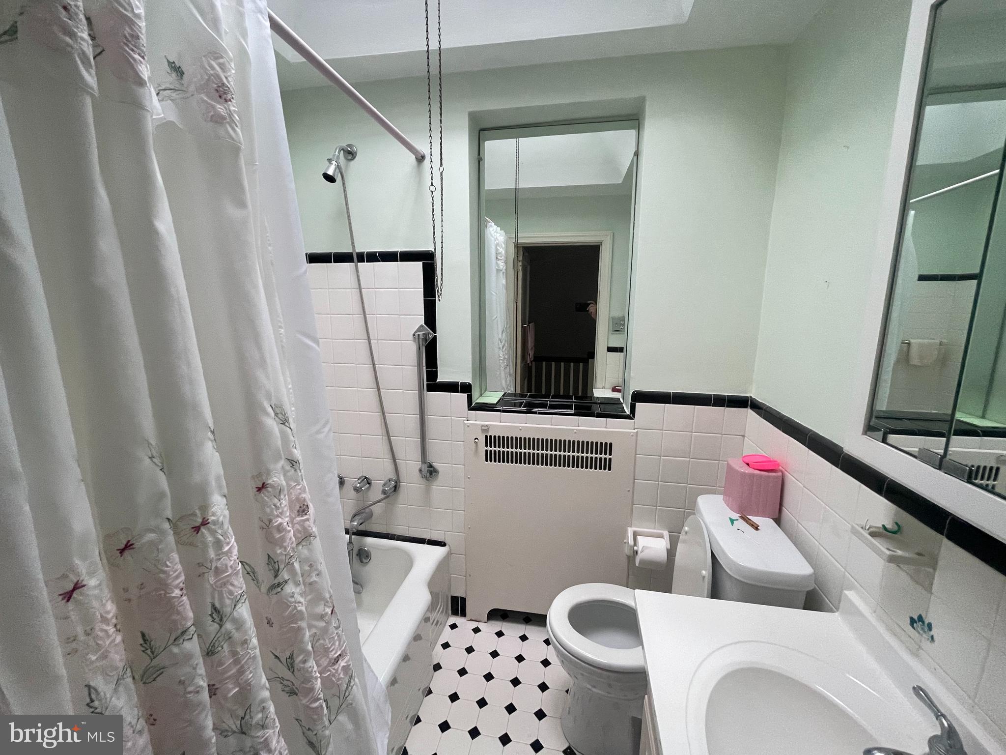 304 Copley Road Upper Darby, PA 19082 - Photo 8 of 15