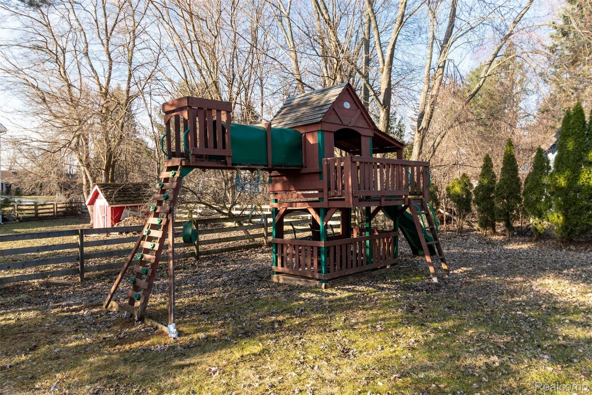 3878 Donaldson Road Rochester, MI 48307 - Photo 41 of 41 yard (3).jpg