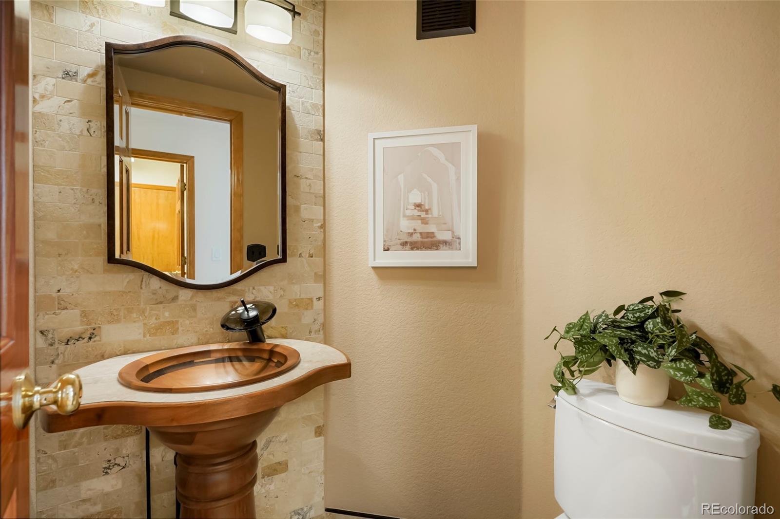 18853 East Union Place Aurora, CO 80015 - Photo 13 of 39