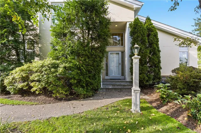 $1,225,000 | 27 Doral Greens Drive East, Rye Brook, NY 10573
