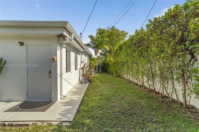 a view of a pathway of a house